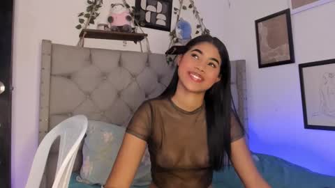 Ivi Alejandra  online show from October 31, 3:01 pm