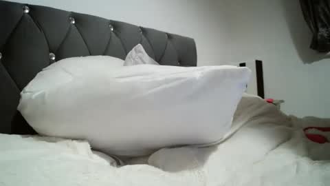 evieloves online show from November 29, 5:53 pm