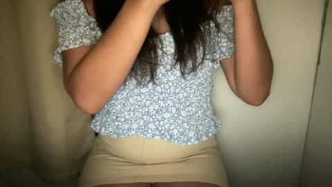 evielyn23 online show from June 12, 1:32 pm