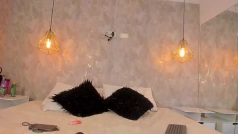 EVOLETTE ANGELS online show from September 25, 9:55 pm