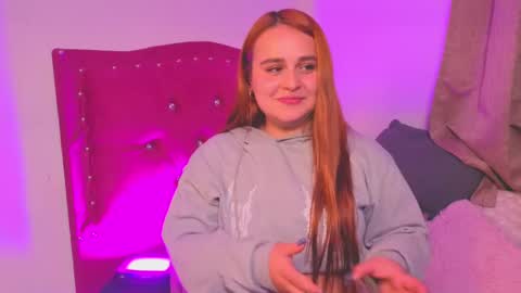 Snapshot of evy_orange1 chatting on September 27, 4:43 am EVY online show from September 27, 4:43 am