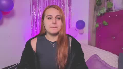 Snapshot of evy_orange1 chatting on September 17, 11:19 pm EVY online show from September 17, 11:19 pm