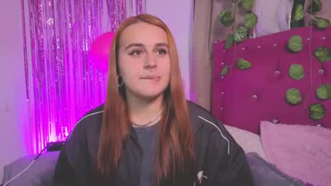 Snapshot of evy_orange1 chatting on September 14, 2:36 am EVY online show from September 14, 2:36 am