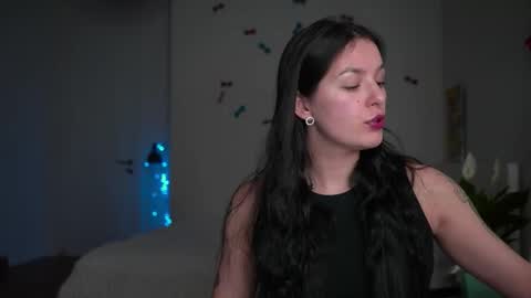 ewelynscott online show from January 18, 9:46 pm