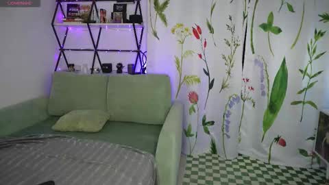 Mary online show from September 8, 10:31 pm