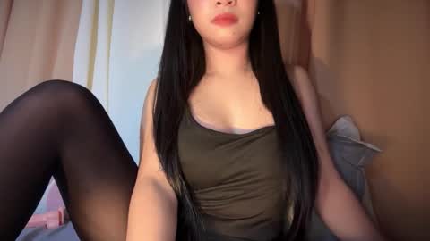 Snapshot of expensivets_chloe chatting on November 2, 2:44 am chloee online show from November 2, 2:44 am