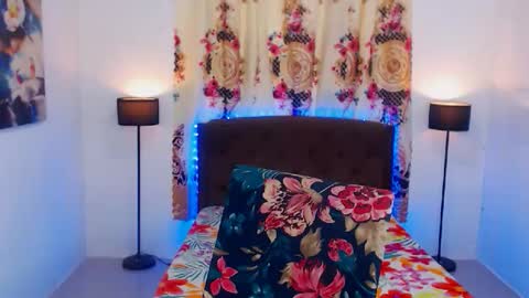 JOHNDAVE online show from April 1, 4:04 pm