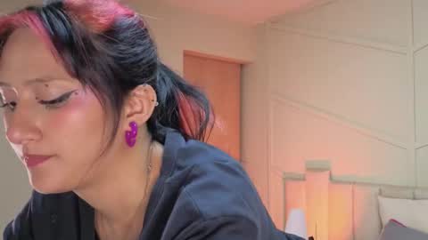 eyes_moonn online show from March 3, 3:24 am