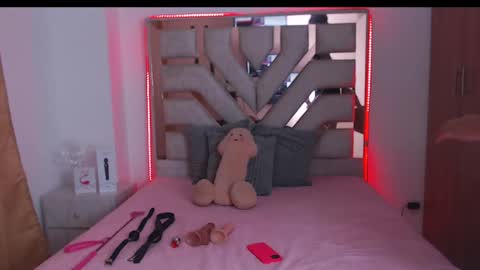 eylin_sofia online show from March 7, 4:02 am