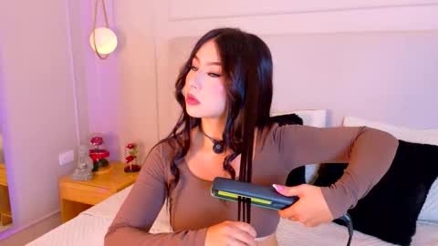 eymicooper online show from January 9, 7:41 pm