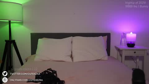 Ezra online show from March 4, 9:00 pm