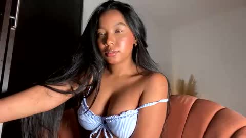 Thianna online show from December 2, 4:38 pm