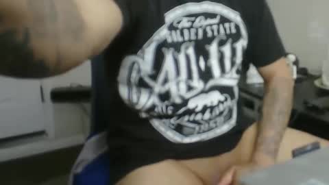 Snapshot of faded805 chatting on January 17, 10:34 pm Mark online show from January 17, 10:34 pm