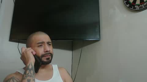 Snapshot of faded805 chatting on December 29, 10:23 am Mark online show from December 29, 10:23 am