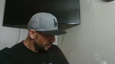 Snapshot of faded805 chatting on February 6, 10:36 am Mark online show from February 6, 10:36 am