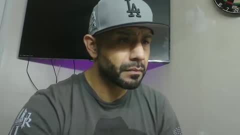 Snapshot of faded805 chatting on December 31, 8:26 am Mark online show from December 31, 8:26 am