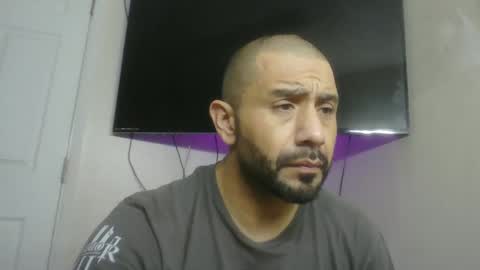 Snapshot of faded805 chatting on December 31, 11:31 am Mark online show from December 31, 11:31 am