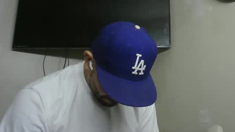 Snapshot of faded805 chatting on February 23, 11:22 am Mark online show from February 23, 11:22 am