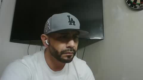 Snapshot of faded805 chatting on February 21, 11:01 am Mark online show from February 21, 11:01 am