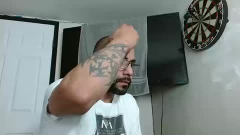 Snapshot of faded805 chatting on October 10, 7:36 am Mark online show from October 10, 7:36 am