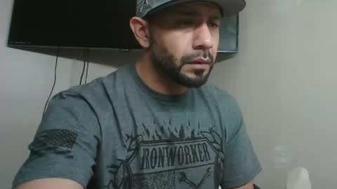 Snapshot of faded805 chatting on February 10, 9:47 am Mark online show from February 10, 9:47 am