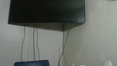 Snapshot of faded805 chatting on February 8, 11:01 am Mark online show from February 8, 11:01 am