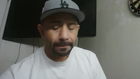 Snapshot of faded805 chatting on February 1, 10:05 am Mark online show from February 1, 10:05 am