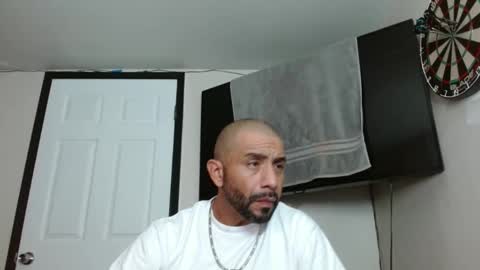 Snapshot of faded805 chatting on October 5, 10:23 am Mark online show from October 5, 10:23 am