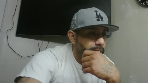 Snapshot of faded805 chatting on January 7, 11:05 am Mark online show from January 7, 11:05 am