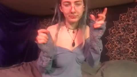 Snapshot of faexoxoxo chatting on March 5, 9:48 pm Fae online show from March 5, 9:48 pm