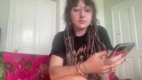 Fae online show from March 22, 6:01 pm