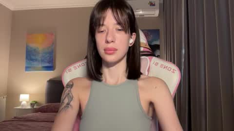 Snapshot of fairy_bloomix chatting on October 2, 1:21 pm Bloom  online show from October 2, 1:21 pm