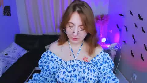 Tara online show from October 28, 2:18 pm