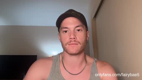 Snapshot of fairybae5 chatting on October 6, 4:52 am Travis online show from October 6, 4:52 am