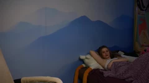 Ilona online show from October 18, 8:18 am