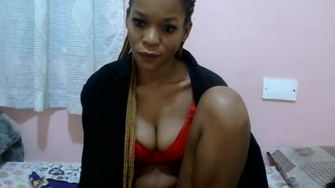 faizah_ online show from June 27, 1:28 pm