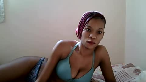 faizah_ online show from July 9, 12:20 pm