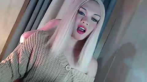 DANIELLA - DONT FORGET TO GIVE ME A THUMBSU UP online show from March 13, 10:35 pm