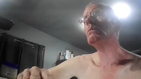 fantasyresort online show from April 19, 3:07 am