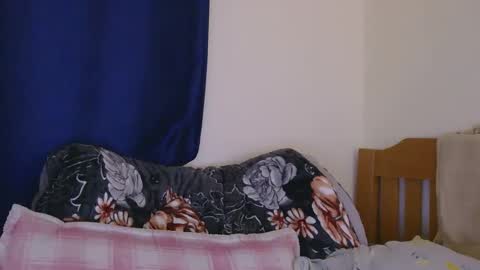 pretty slim online show from May 4, 11:22 pm