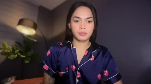 farrahmoanx online show from July 18, 9:39 pm