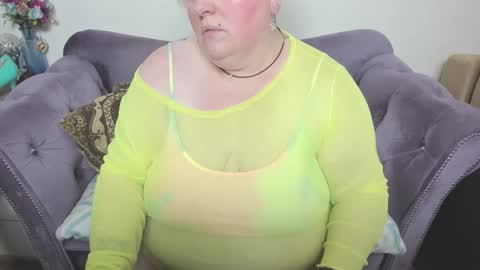 fashiona online show from November 24, 9:02 pm