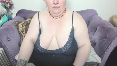 fashiona online show from November 30, 1:45 am