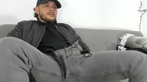 favid95 online show from February 8, 3:08 am