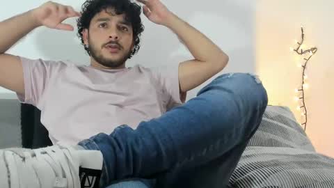 favid95 online show from January 12, 5:03 am