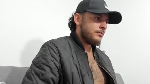 favid95 online show from February 18, 3:10 am