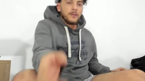 favid95 online show from February 2, 4:26 am