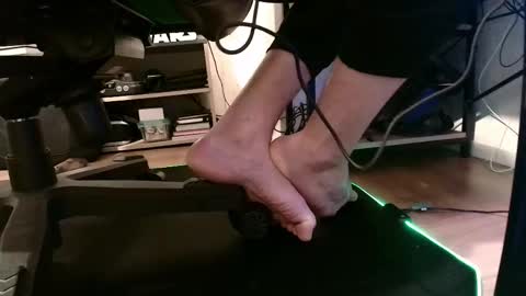 feetishman91 online show from March 31, 1:28 am