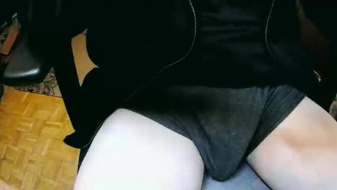 Snapshot of feetlover7878 chatting on October 26, 11:15 pm feetlover7878 online show from October 26, 11:15 pm
