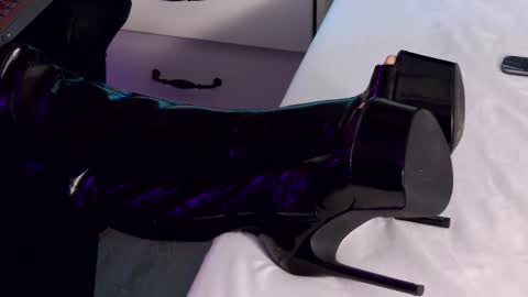 FeetVibe online show from November 23, 1:31 pm